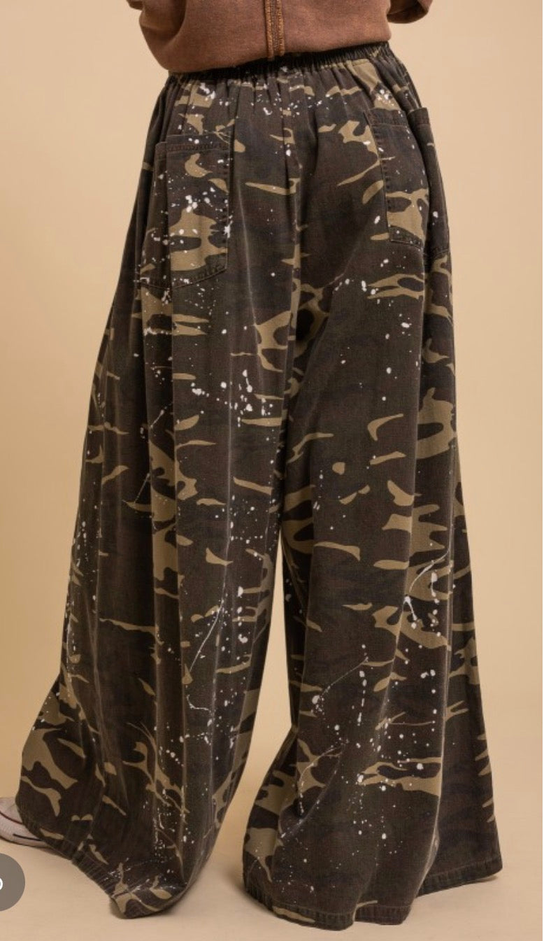 Simple Mineral Wash Paint Splatter Pants