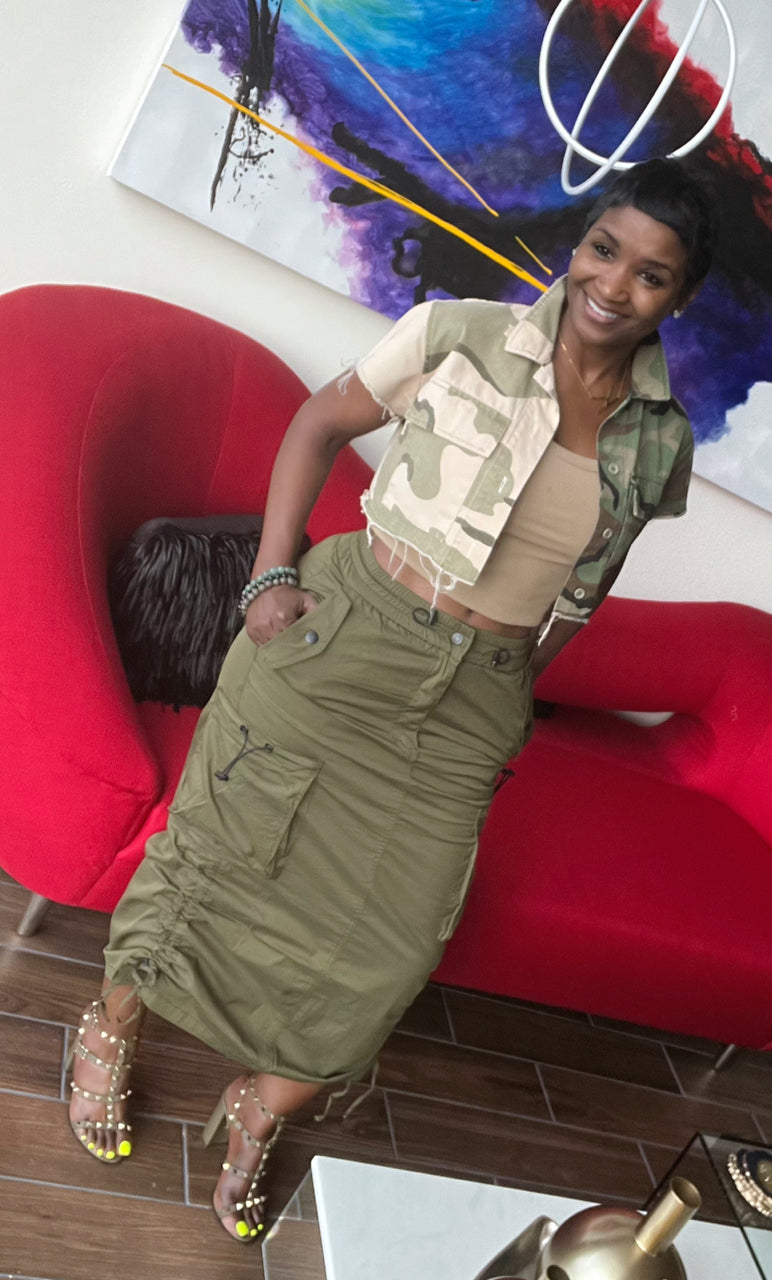 Green cargo skirt top outfit